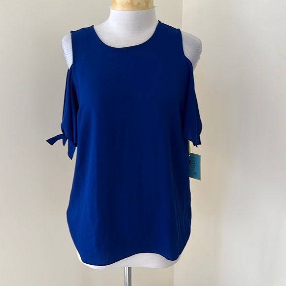NWT! CECE Size S blue cold shoulder top - Picture 1 of 8